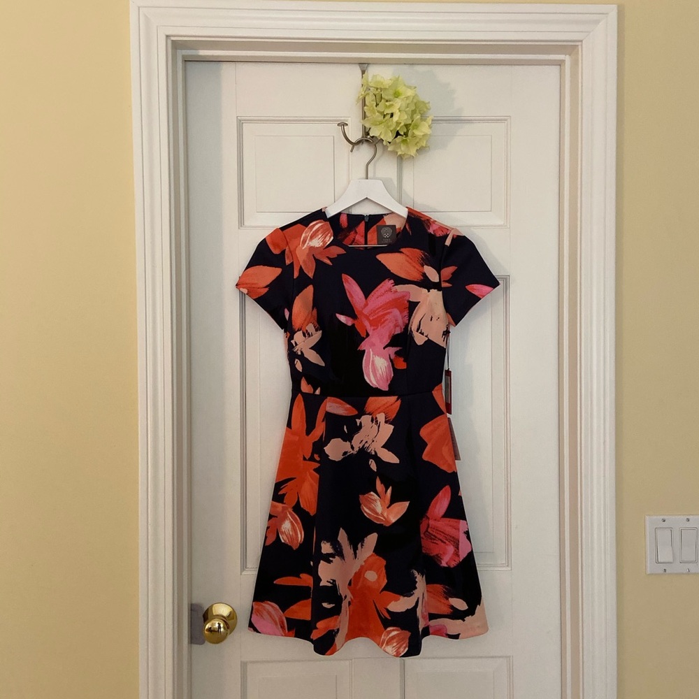 NWT Vince Camuto Floral Scuba Swing Dress